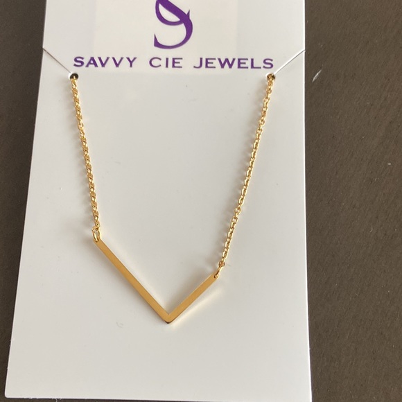 SAVVY CIE JEWELS 14K Gold Plated Initial Necklace (1in) – Letter L - Picture 3 of 8